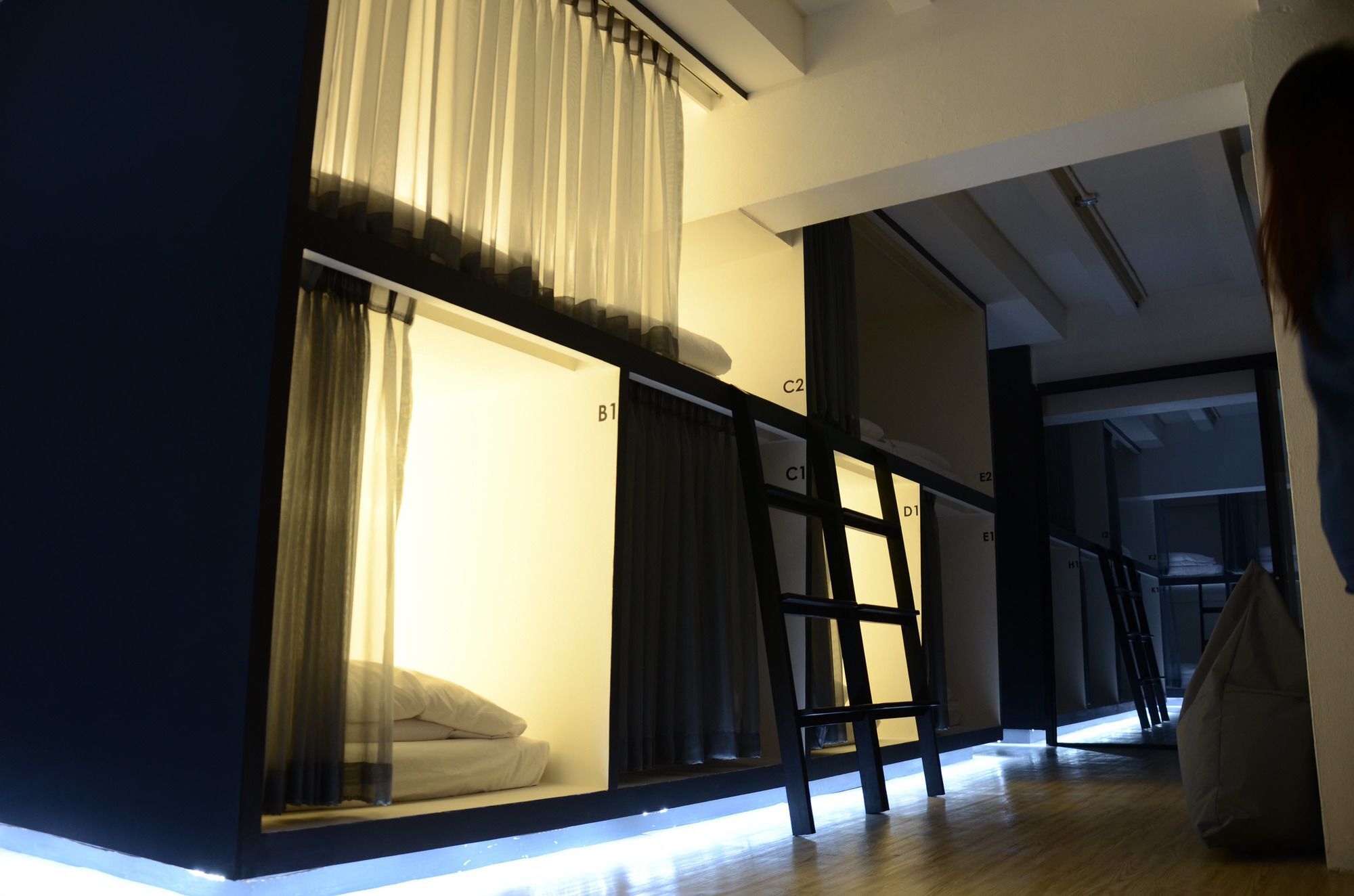 3 Howw Hostel At Sukhumvit 21 Bangkok Buitenkant foto