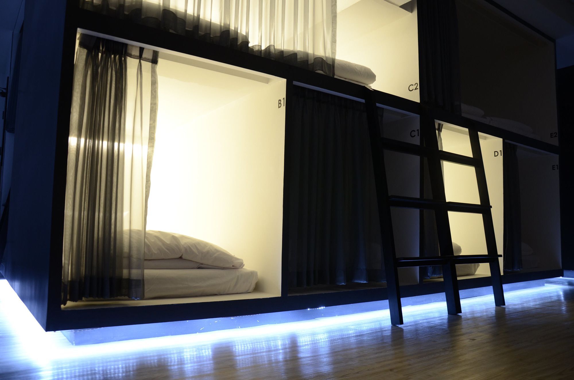 3 Howw Hostel At Sukhumvit 21 Bangkok Buitenkant foto